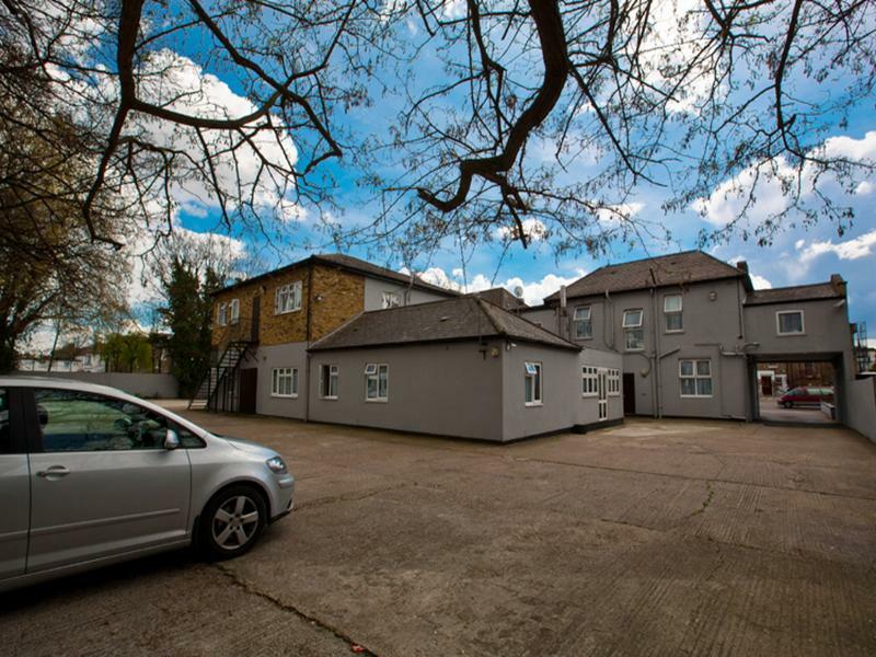 Отель Newham Лондон